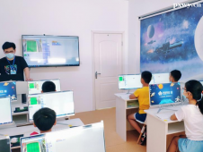 http://m.dedgn.cn/school-4229/document-id-31951.html